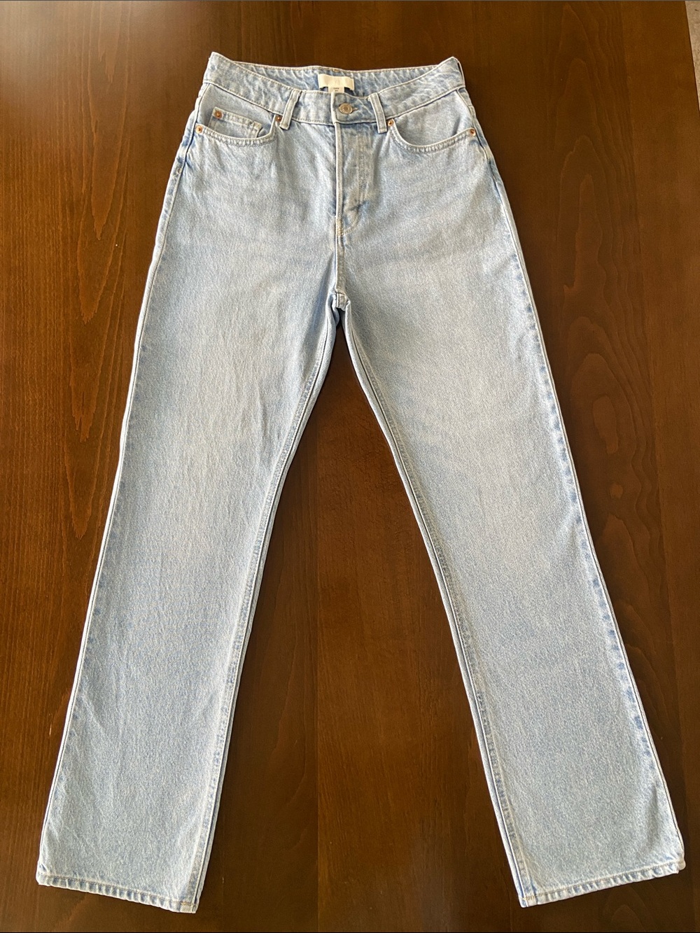 H&M Light Blue Button-Fly High Rise, Straight Leg Jeans. Size 4 - Picture 13 of 14